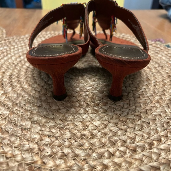Beaded sandals with small heel barely worn - Picture 3 of 10